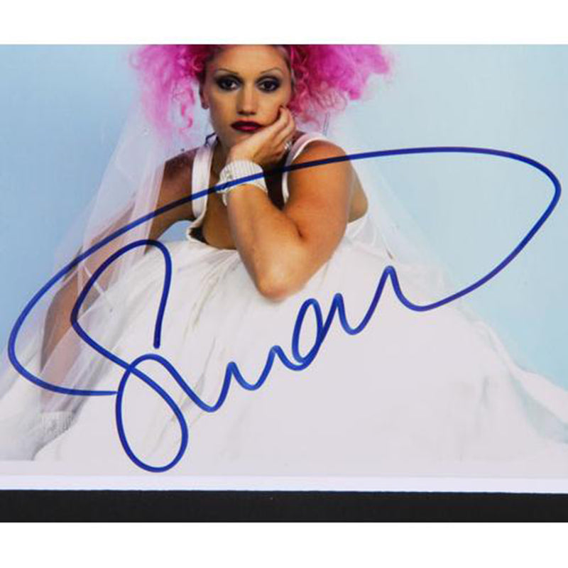 GWEN STEFANI - Treasure One Point Goods Gwen Stefani Autograph / Collectable