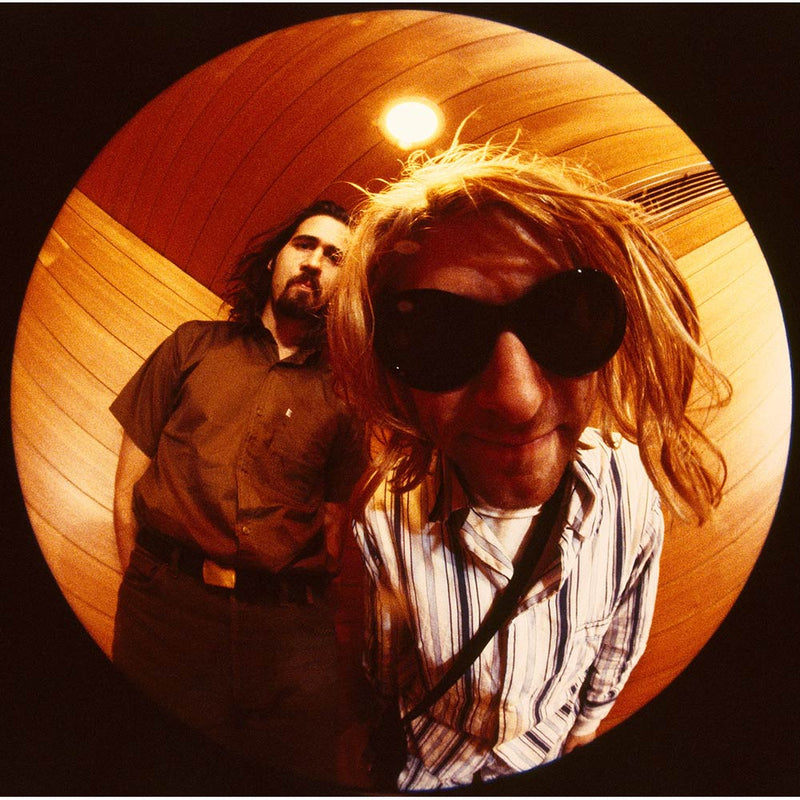 涅槃 - 官方 Kurt Cobain 和 Krist Novoselic/L 碼/有框印花